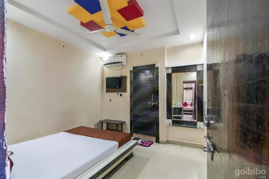Hotel Rameshwaram Ujjain Esterno foto