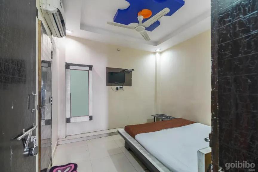Hotel Rameshwaram Ujjain Esterno foto